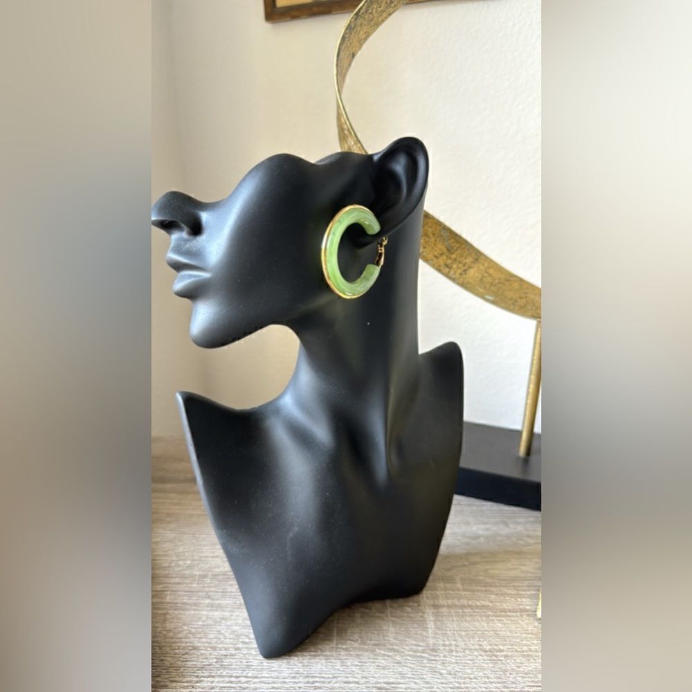 Green hoop earrings A878 - Picture 3 of 4